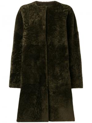 Двухсторонне пальто-шуба P.A.R.O.S.H.. Цвет: коричневый