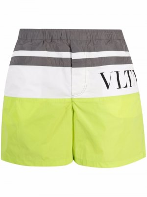 Плавки-шорты с логотипом Valentino. Цвет: серый