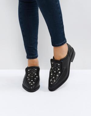 Черные кожаные туфли на плоской подошве с отделкой заклепками Sol Sana. Цвет: черный