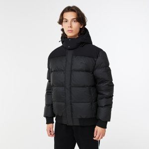 Верхняя одежда Мужская утеплённая куртка со съемным капюшоном Lacoste. Цвет: чёрный