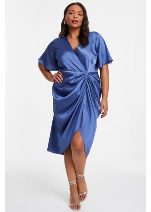 Синее атласное платье миди с запахом Curve Quiz