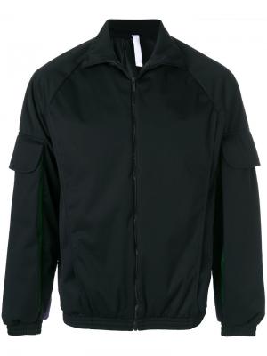 Куртка-бомбер с плиссированными рукавами Cottweiler. Цвет: чёрный