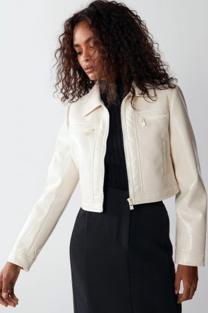 Укороченная куртка в стиле ретро из лакированной искусственной кожи , белый Warehouse