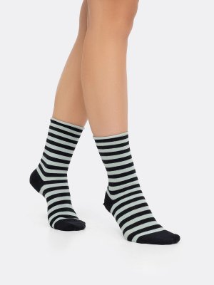 Высокие женские носки без резинки в черно-белую полоску Mark Formelle. Цвет: эвкалипт