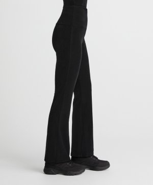 Велюровые расклешенные брюки OYSHO, черный Oysho