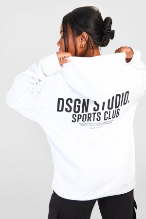 Худи оверсайз с принтом слогана dsgn studio sports club , белый Boohoo. Цвет: белый