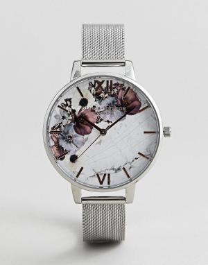 Серебристые часы с сетчатым браслетом и мраморной отделкой на циферблате OB16MF09 Olivia Burton. Цвет: серебряный