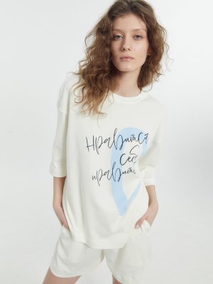 Комплект женский (футболка, шорты) Mark Formelle. Цвет: св.молочный +печать