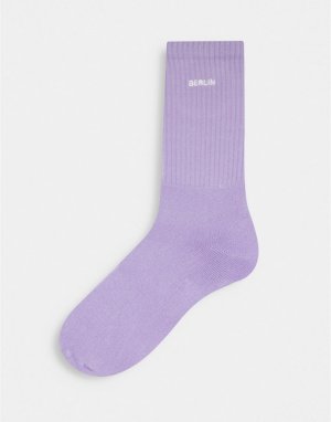 Сиреневые носки с надписью Berlin -Фиолетовый цвет Topman