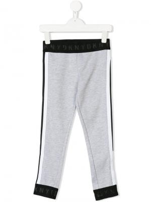 Спортивные брюки с полосками по бокам Dkny Kids. Цвет: серый