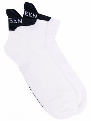 Носки с вышитым логотипом Alexander McQueen. Цвет: белый