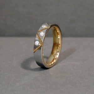 Кольцо CARRAJI, циркон, размер 22, серебряный, золотой Carraji. Цвет: серебристый/золотистый