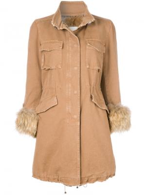 Пальто с меховой оторочкой Bazar Deluxe. Цвет: телесный