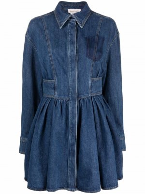 Расклешенное джинсовое платье-рубашка Alexander McQueen. Цвет: синий