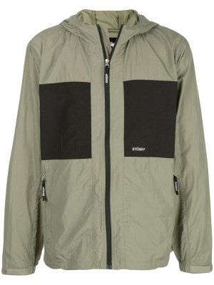 Непромокаемая куртка в стиле колор-блок Stussy. Цвет: зеленый