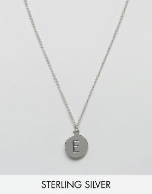 Серебряное ожерелье с инициалом E Fashionology. Цвет: серебряный