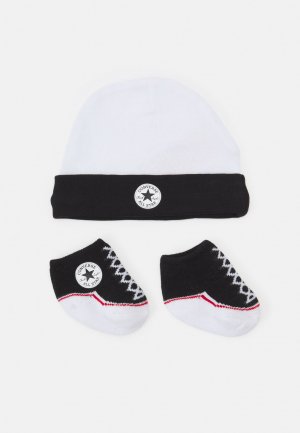 Шапка HAT & BOOTIE UNISEX SET , цвет black Converse