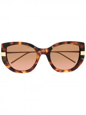 Солнцезащитные очки в оправе кошачий глаз черепаховой расцветки Boucheron Eyewear. Цвет: коричневый