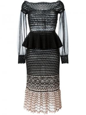 Вязаное платье с приспущенными плечами Alexander McQueen. Цвет: чёрный