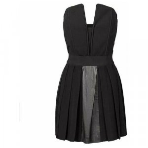 Платье от Les Copains. Цвет: черный