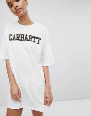 Платье-футболка с камуфляжным логотипом Carhartt WIP. Цвет: белый
