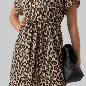 Женское платье-рубашка с леопардовым принтом и короткими рукавами VERO MODA