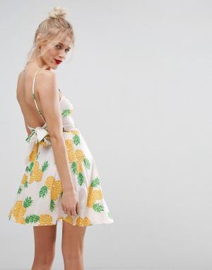Летнее приталенное платье с принтом ананасов ASOS. Цвет: мульти