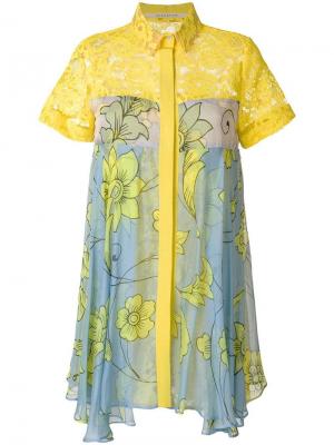 Платье с гипюровой вставкой и цветочным рисунком Miahatami. Цвет: синий