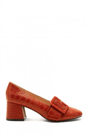 Туфли из фактурной кожи с пряжкой Alena Akhmadullina. Цвет: коричневый