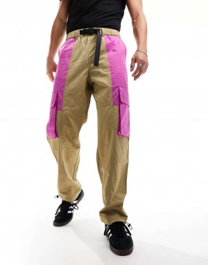 Мешковатые брюки карго светло-коричневого и розового цвета с ремнем из лямок ASOS. Цвет: розовый