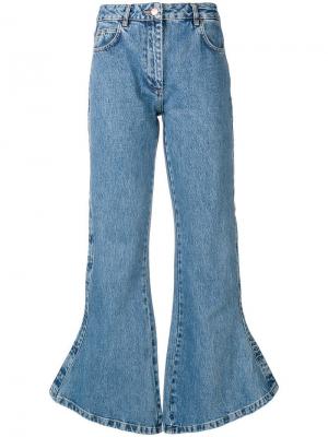 Укороченные расклешенные джинсы Aalto. Цвет: синий
