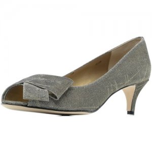 Туфли женские Ullie Platinum размер 36 (6) Vaneli. Цвет: серебристый
