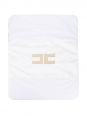 Спальный конверт с вышитым логотипом Elisabetta Franchi La Mia Bambina. Цвет: белый