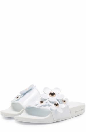 Резиновые шлепанцы с цветочными аппликациями Marc Jacobs. Цвет: белый