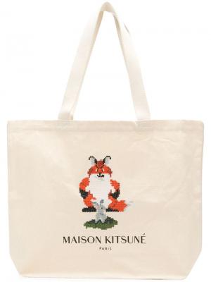 Сумка-шоппер с пиксельным принтом Maison Kitsuné. Цвет: нейтральные цвета