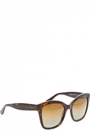 Солнцезащитные очки с футляром Dolce & Gabbana. Цвет: коричневый