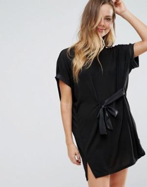 Платье-туника с поясом Wal G. Цвет: черный