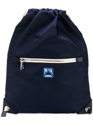 Рюкзак с нашивкой-логотипом Prada. Цвет: синий
