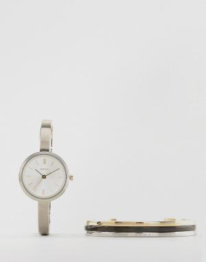 Подарочный набор с часами и браслетом DKNY. Цвет: золотой