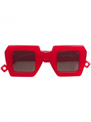 Солнцезащитные очки в квадратной оправе Pawaka. Цвет: красный