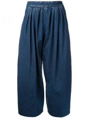 Широкие плиссированные джинсы Maison Mihara Yasuhiro. Цвет: синий