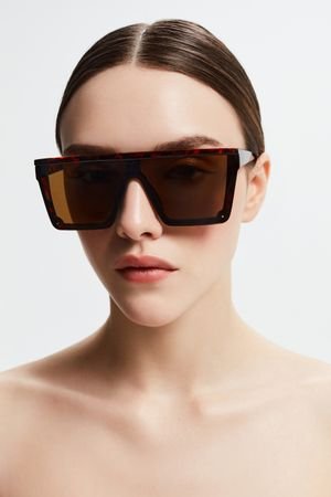 Квадратные солнцезащитные очки LOVE REPUBLIC