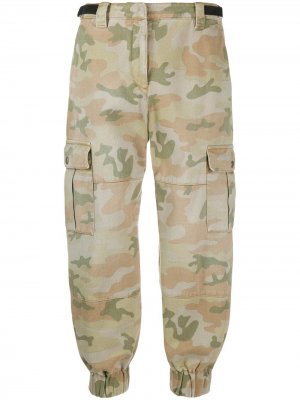 Укороченные брюки с камуфляжным принтом Miu. Цвет: зеленый