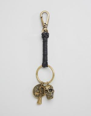 Брелок для ключей с подвесками в виде черепа и монеты ASOS. Цвет: золотой