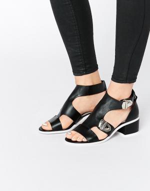 Черные сандалии с пряжками Salma Eeight. Цвет: черный