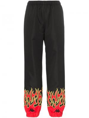 Спортивные брюки с принтом пламени из коллаборации Kappa Charm's