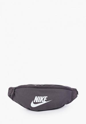 Сумка поясная Nike NK HERITAGE HIP PACK - NFS. Цвет: серый