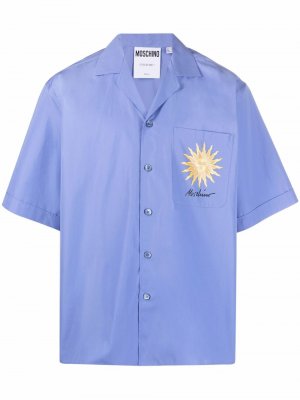 Рубашка с короткими рукавами и вышитым логотипом Moschino. Цвет: фиолетовый