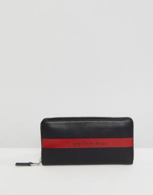 Кожаный бумажник на молнии с логотипом Jeans Calvin Klein. Цвет: черный
