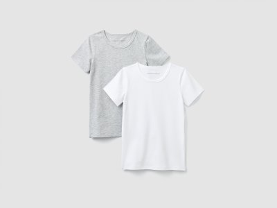 Набор из 2х футболок Benetton. Цвет: серый